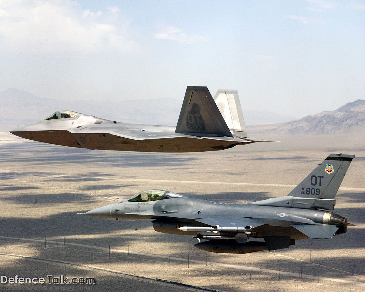 F-22 Raptor - Fighter Jet Wallpapers