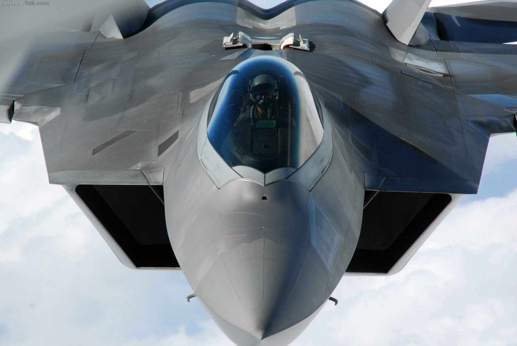 F-22 Raptor refueled by a KC-135