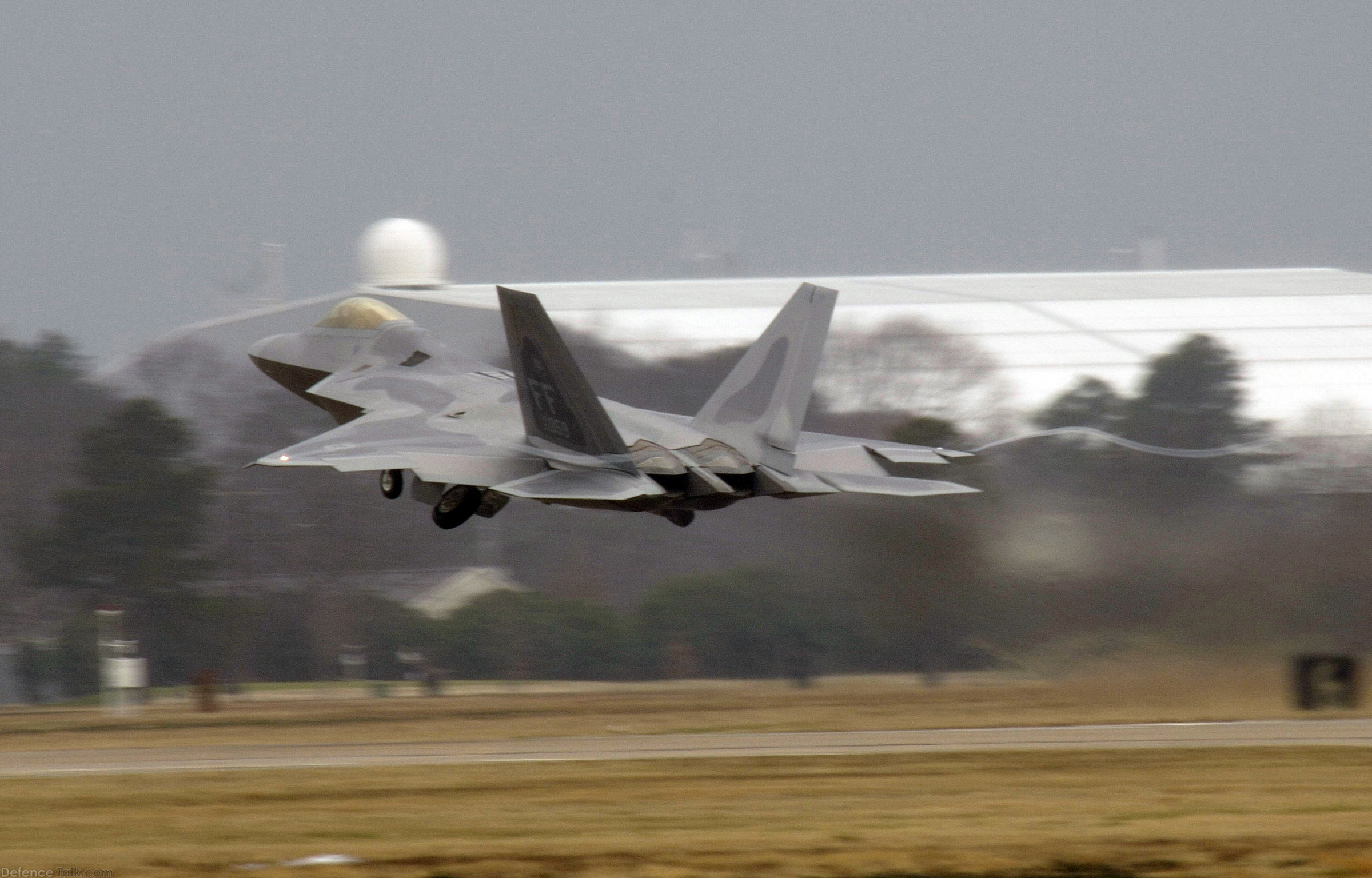F-22 Raptor - Stealth Fighter Aircraft takes off