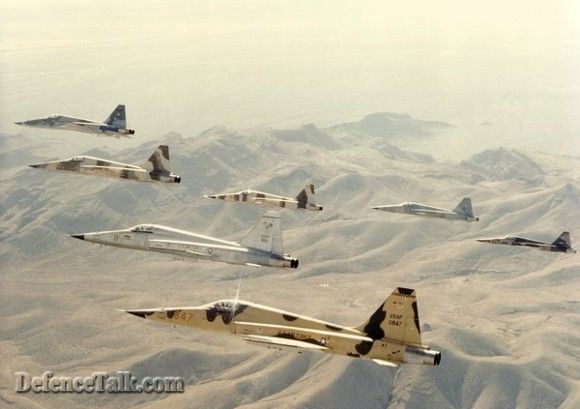 f-5 tiger large formation