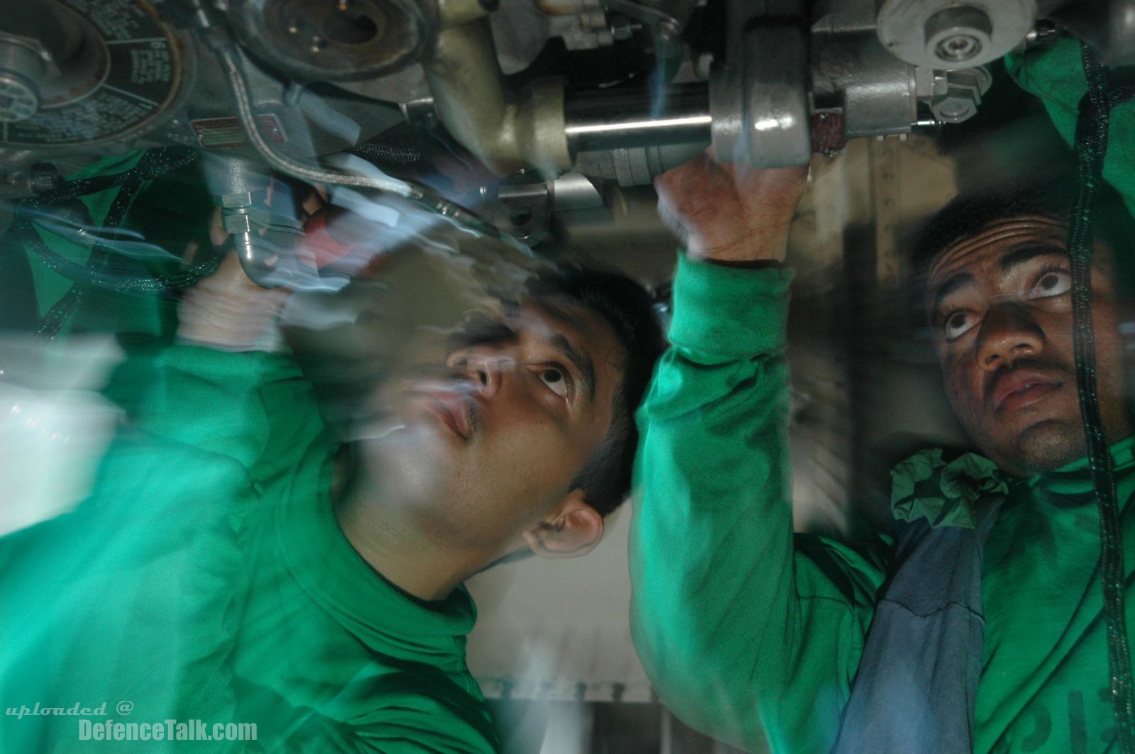 F/A-18E Super Hornet - Valiant Shield 2006 -  routine maintenance