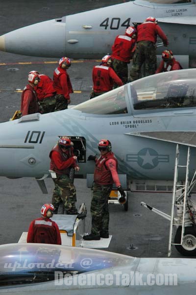 F/A-18F Super Hornet and an F/A-18C Hornet - Valiant Shield 2006.