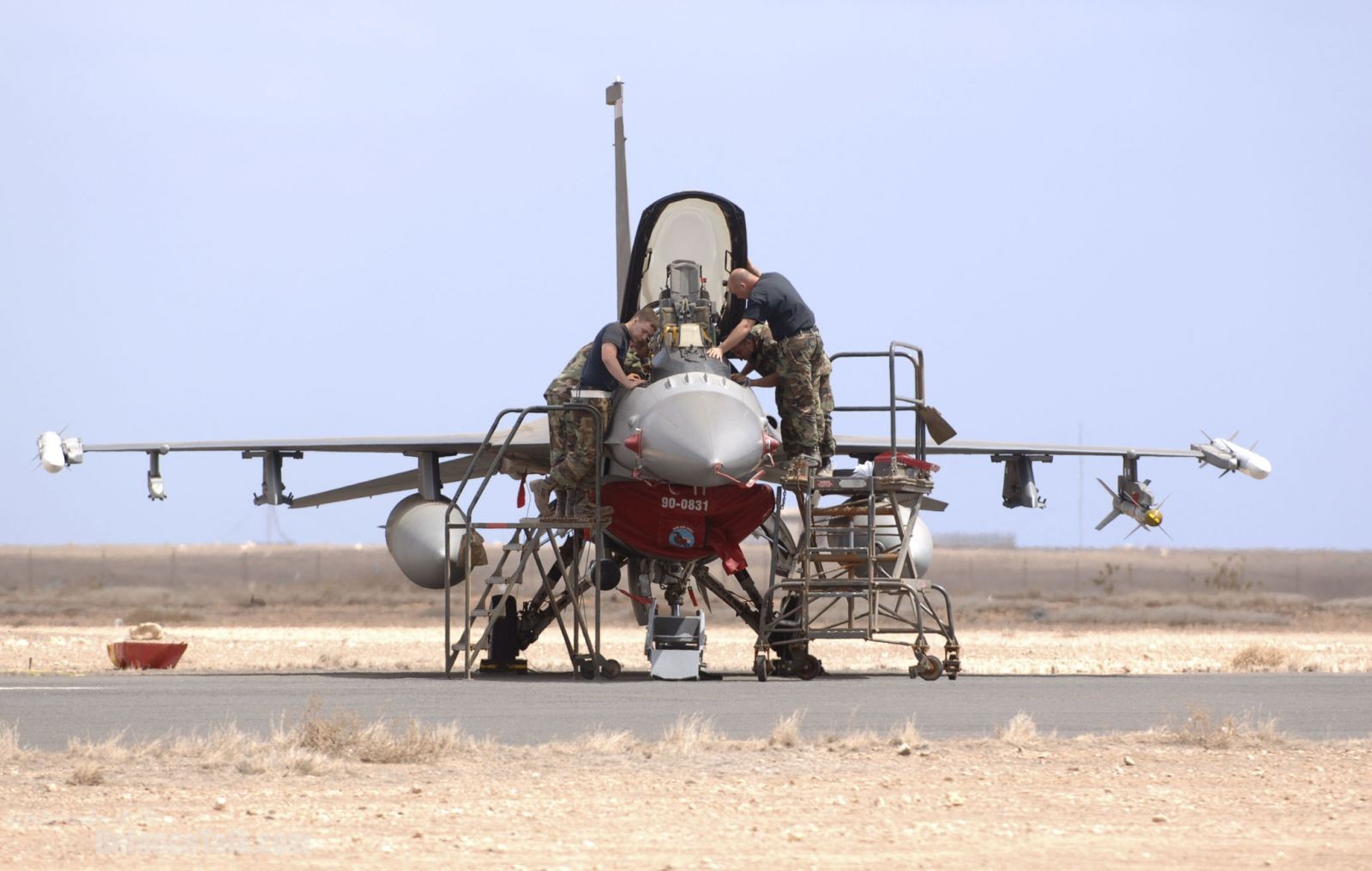 F16 aircraft demonstration - Steadfast Jaguar 2006