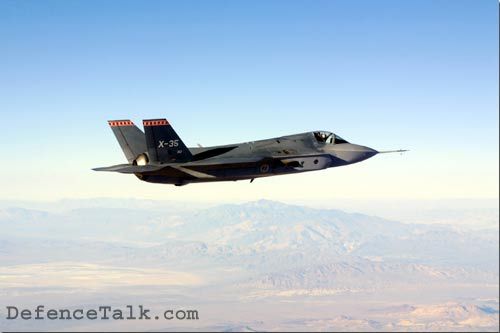 F35 em alta altitude sobre edwards