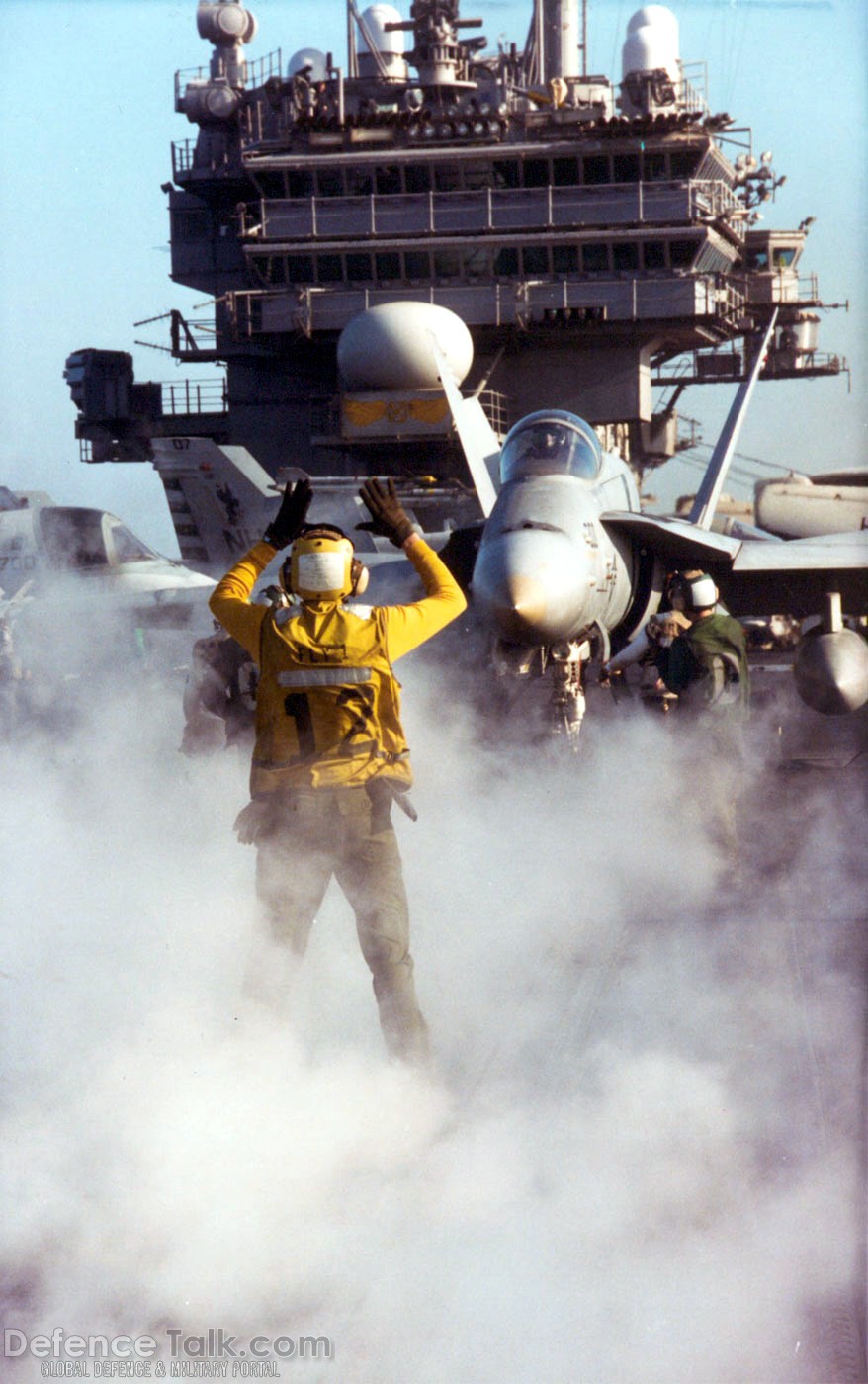 Flight Deck of USS Kitty Hawk (CV 63) - US Navy