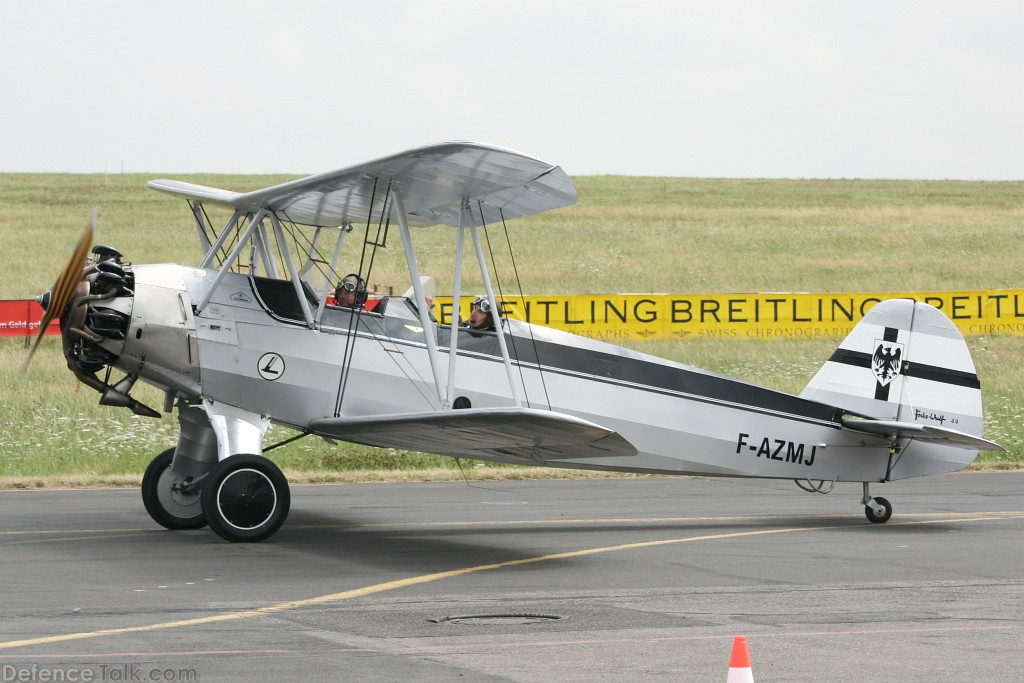 FW-44 Stieglitz private