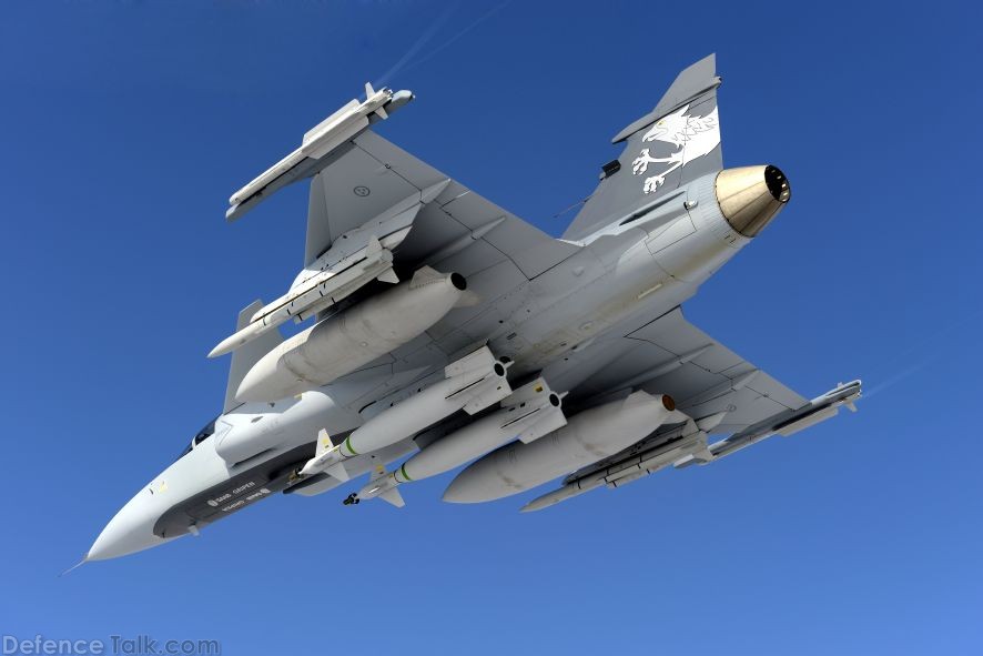 Gripen Demo, flying with heavy load.