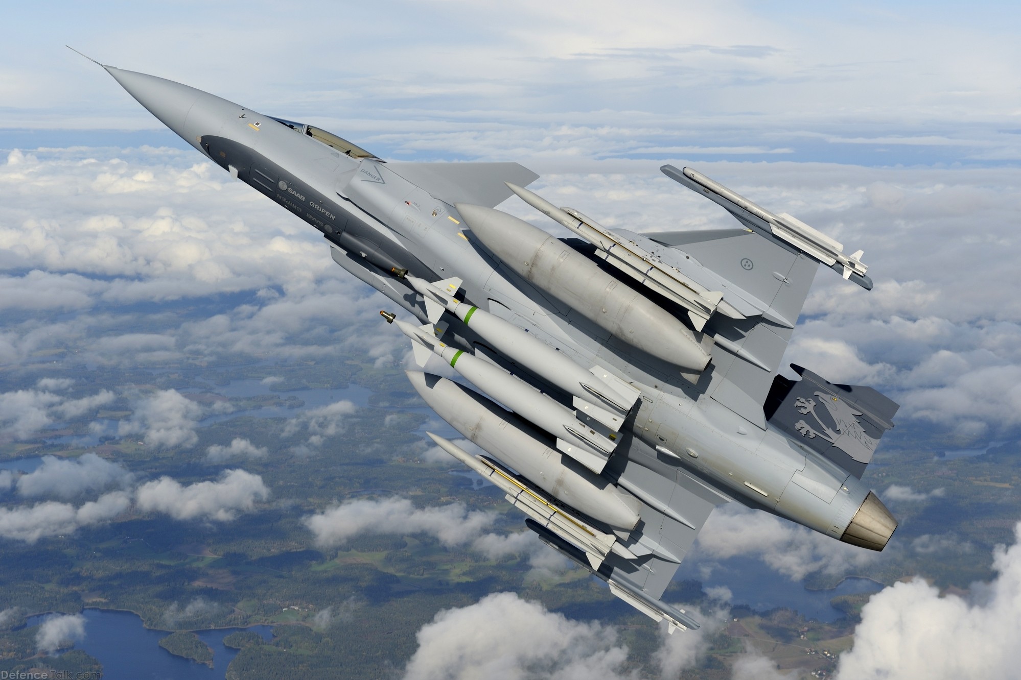 Gripen Demo, flying with heavy load.