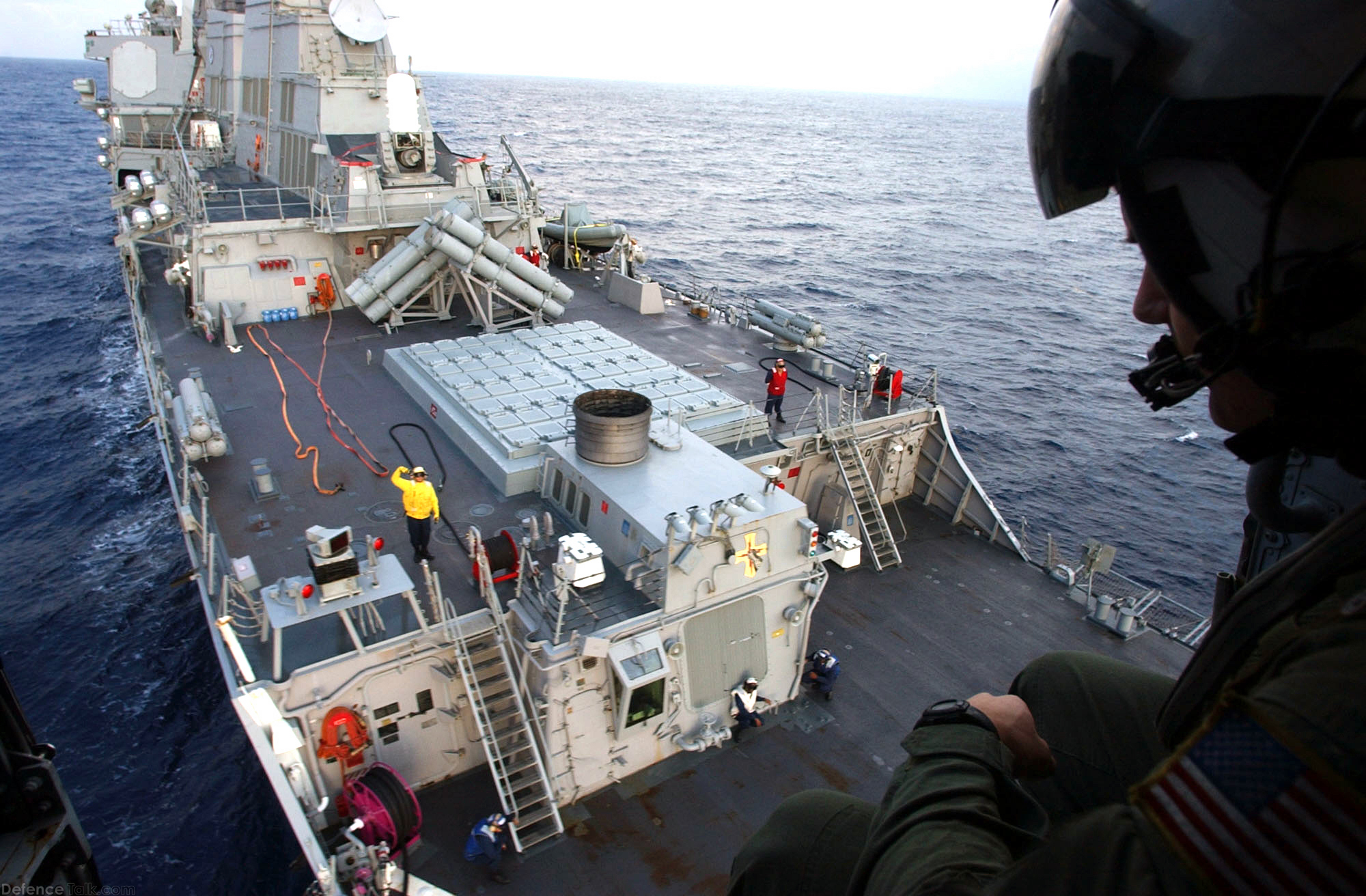 Guided missile destroyer USS Mitscher (DDG 57)