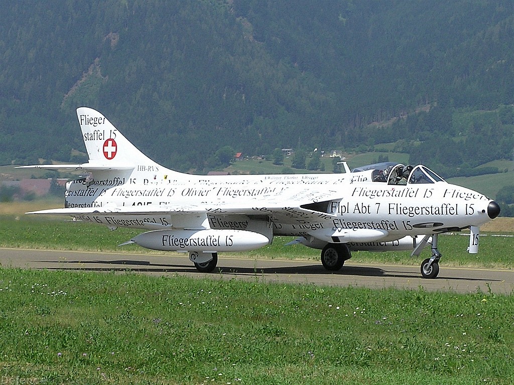 Hawker Hunter F58 private