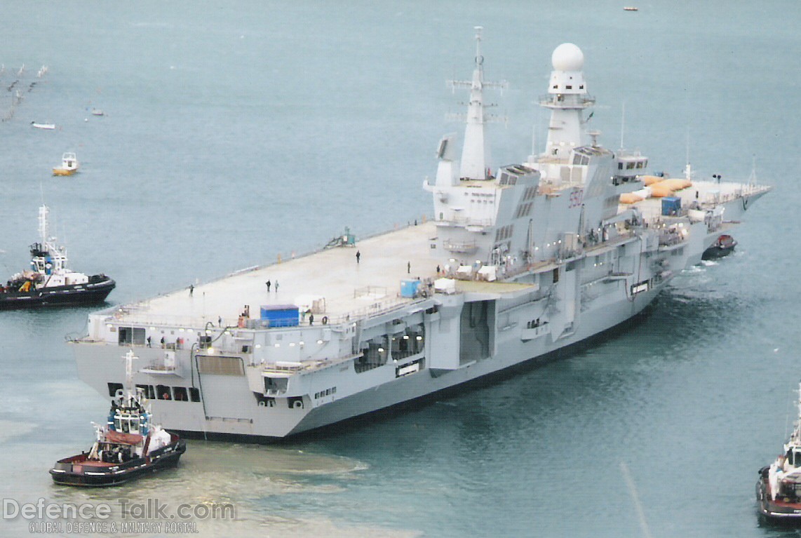 high resolution picture of Italian aircraft carrier Cavour