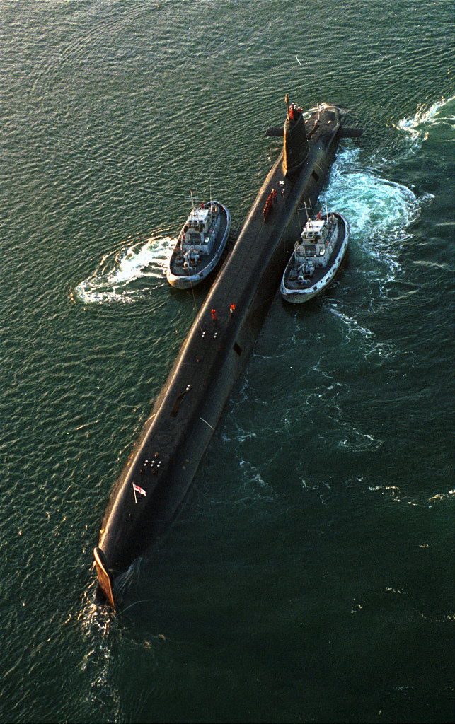 HM SUBMARINE VICTORIOUS ENTERING BREST.