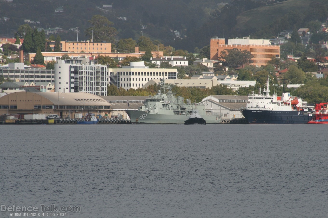 HMAS Anzac in Hobart March 2009