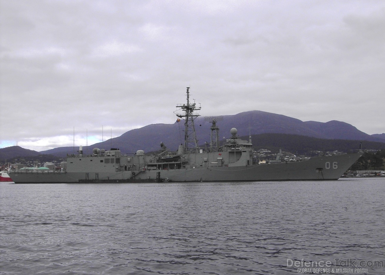 HMAS Newcastle FFG06 Hobart Regatta Feb 2007