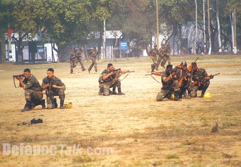 IA Soldiers practicing