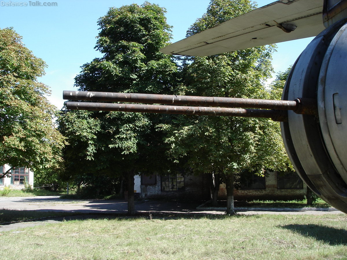 Il-28 Rear gun turret