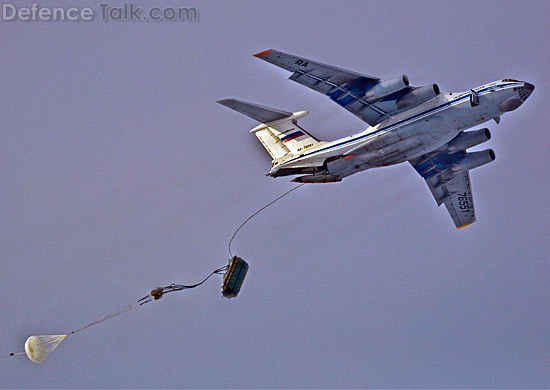 Il-76 dropping BMD-1