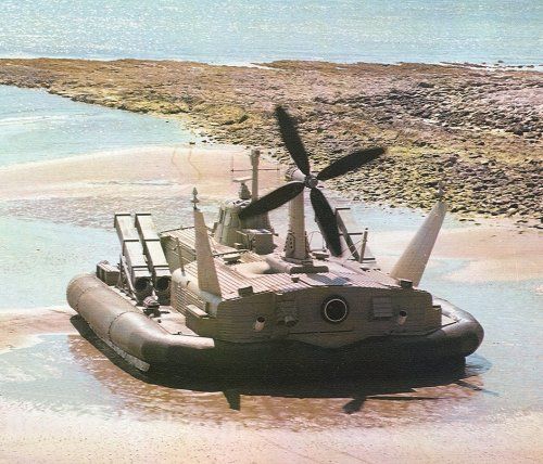 Iranian missile armed hovercraft