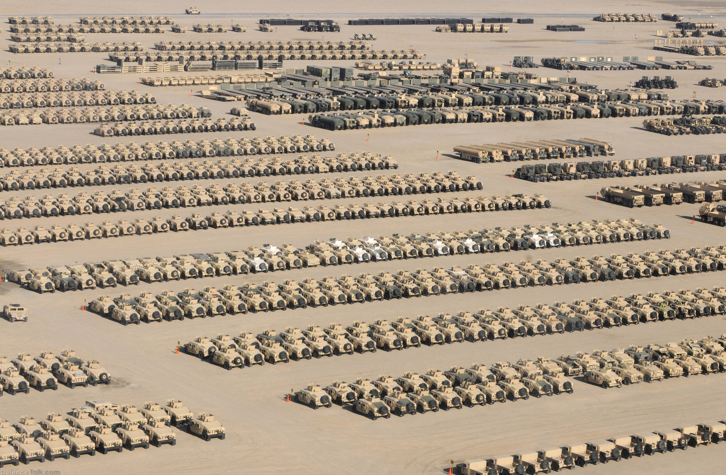 Iraq Drawdown - Army Vehicles and Equipment Moving