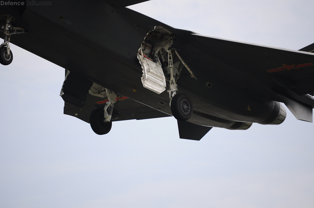 J-20 under-carriage - China Air Force