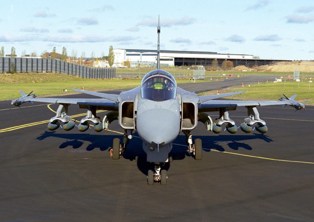 JAS 39 Gripen - Armaments on the ground