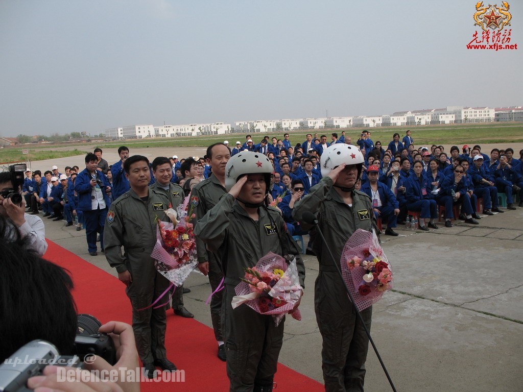 JL-15 (L-15) Falcon - People's Liberation Army Air Force