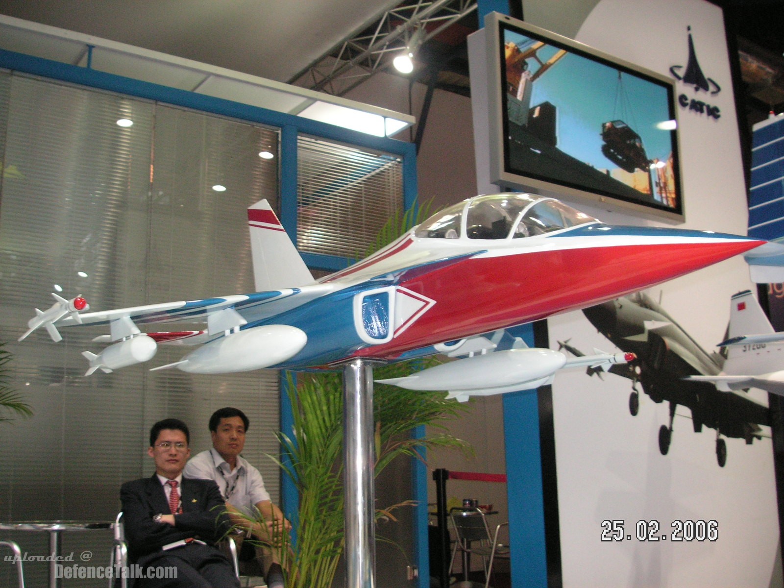 JL-15 (L-15) Falcon - People's Liberation Army Air Force