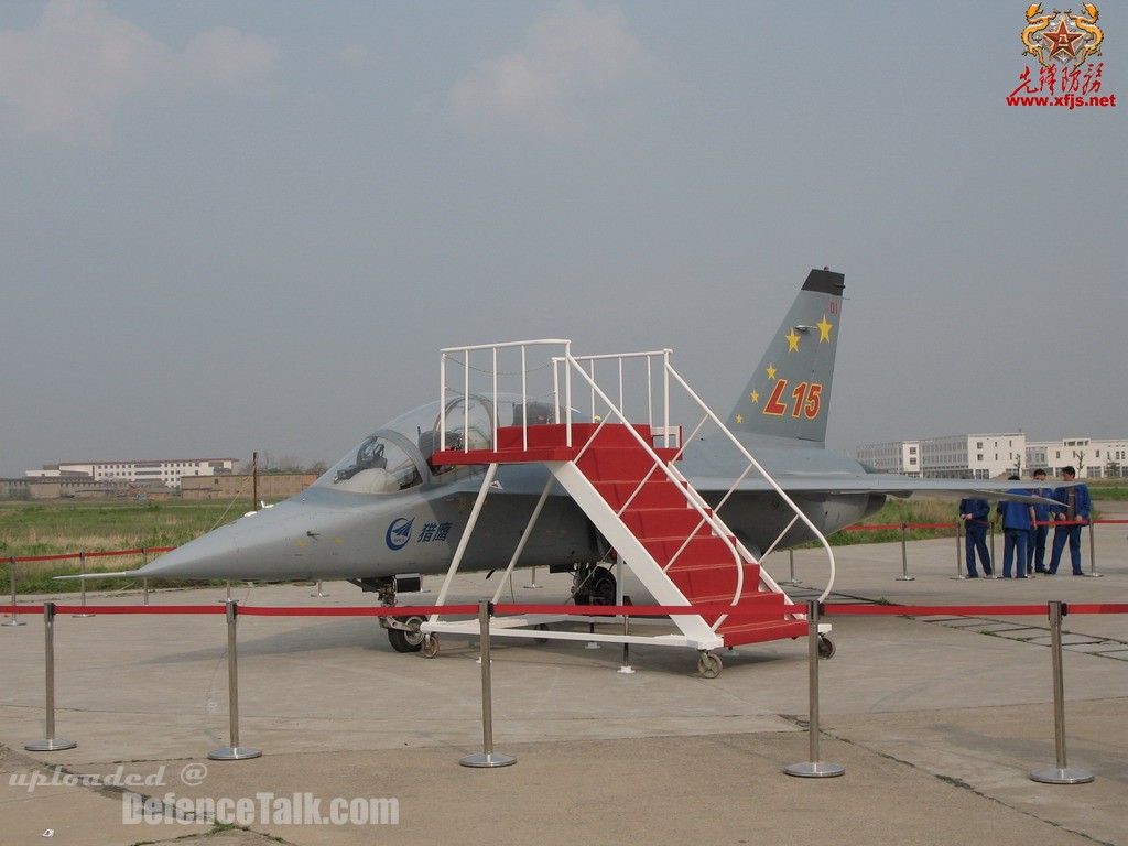 JL-15 (L-15) Falcon - People's Liberation Army Air Force