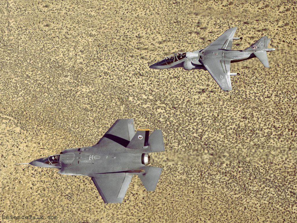 JSF with US AV-2B II Trainer (Harrier)
