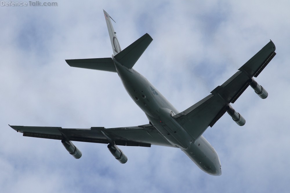 K-707 of Omega Air supporting RAAF F/A-18s