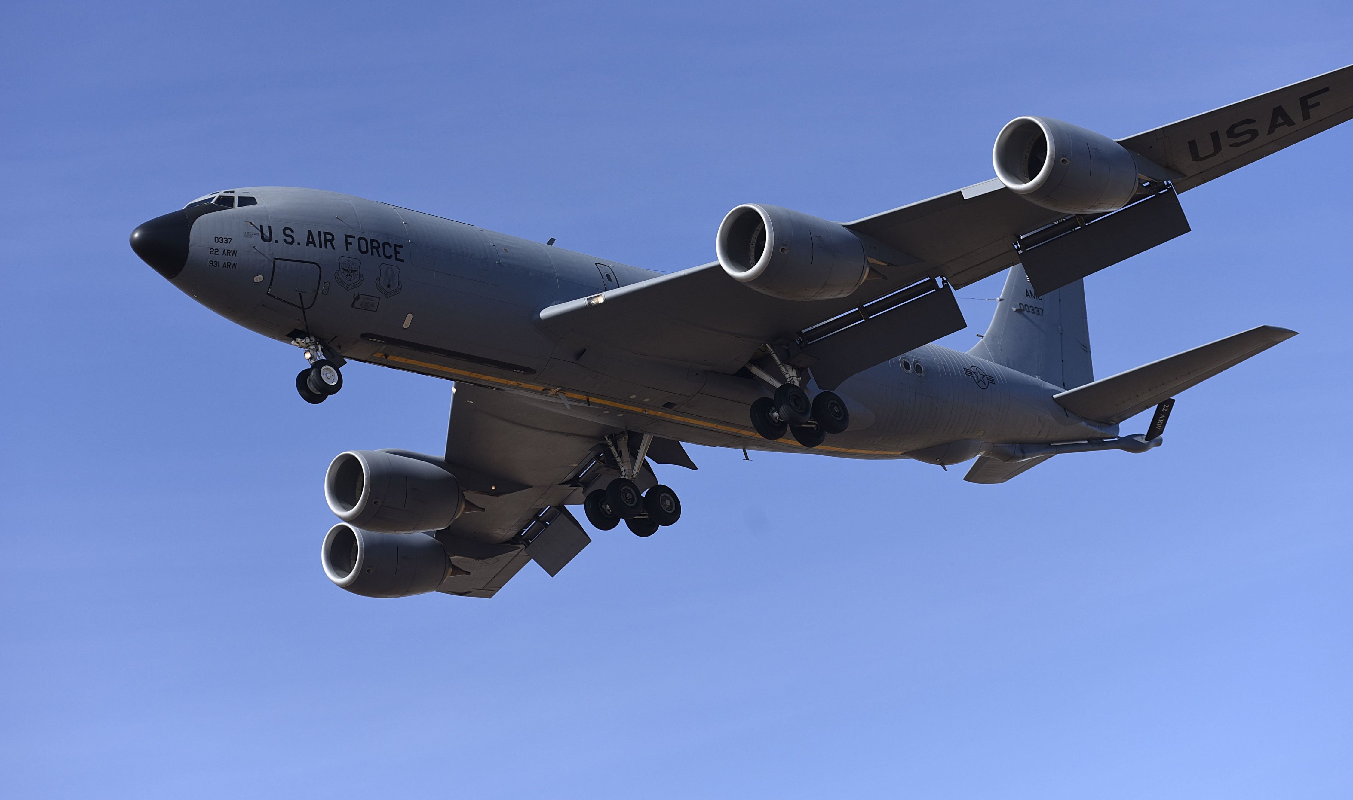 KC-135 Stratotanker Practices Landings