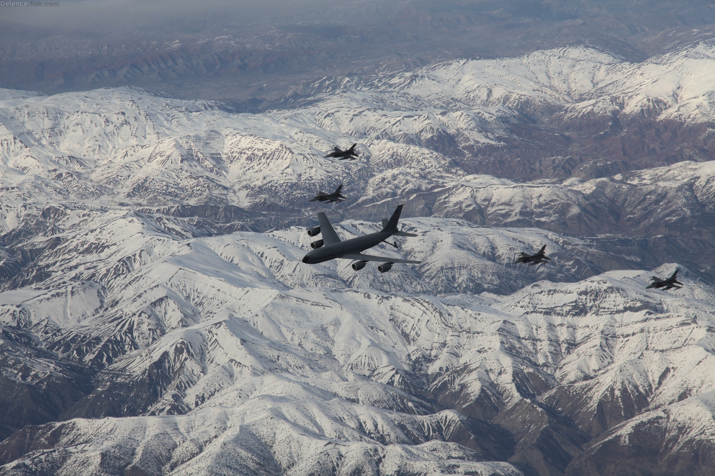 KC-135R with F-16's