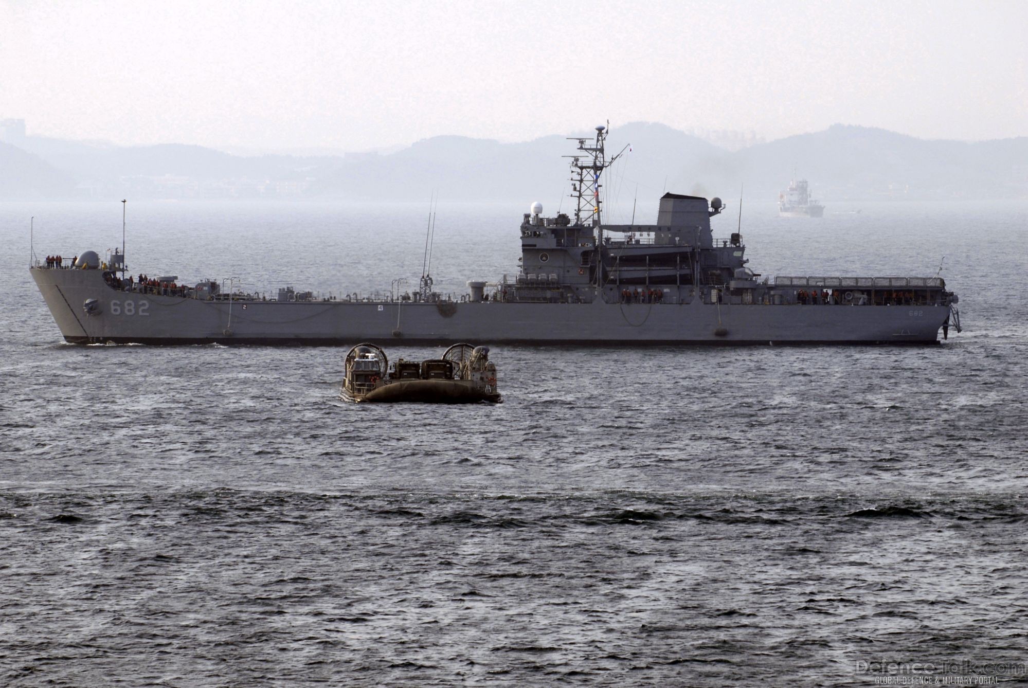 KoreaN amphibious ship - S. Korea, US Military Exercise