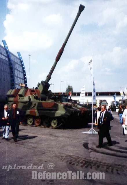 Krab 155 mm howitzers - Polish Army Artillery