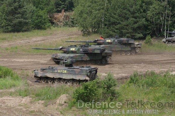 Leopard 2A6 together with Marder IFV, German Army