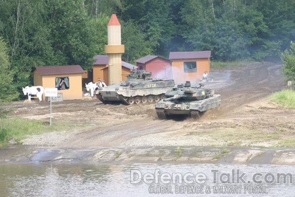Leopard 2A6 together with Marder IFV, German Army