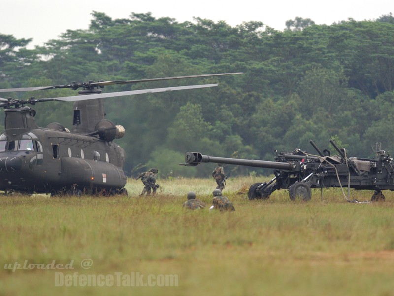 Light Weight Howitzer Pegasus, Singapore