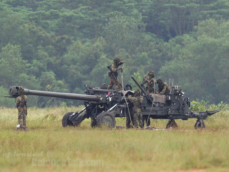 Light Weight Howitzer Pegasus, Singapore