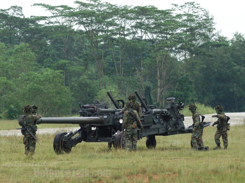 Light Weight Howitzer Pegasus, Singapore