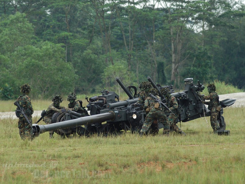 Light Weight Howitzer Pegasus, Singapore