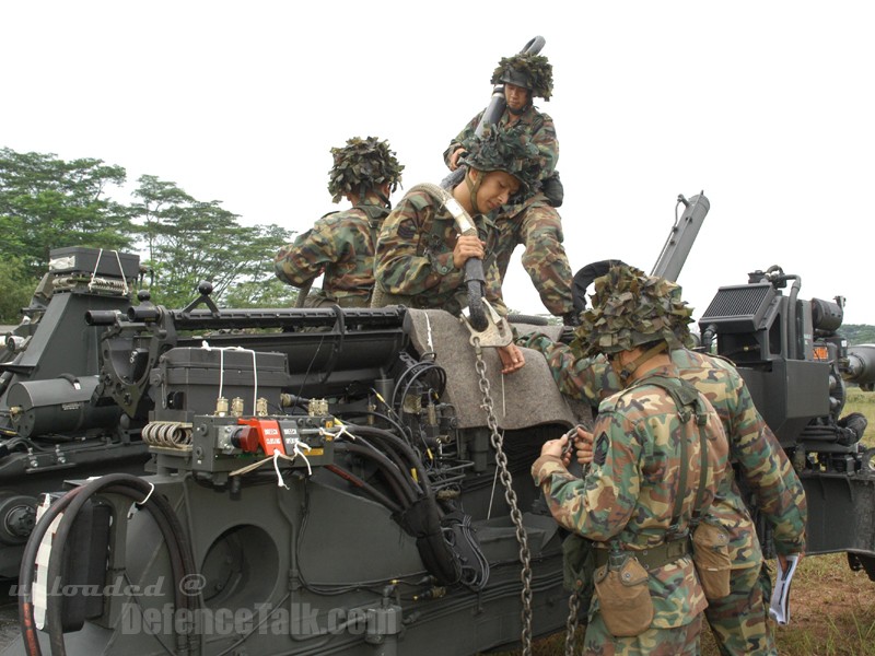 Light Weight Howitzer Pegasus, Singapore