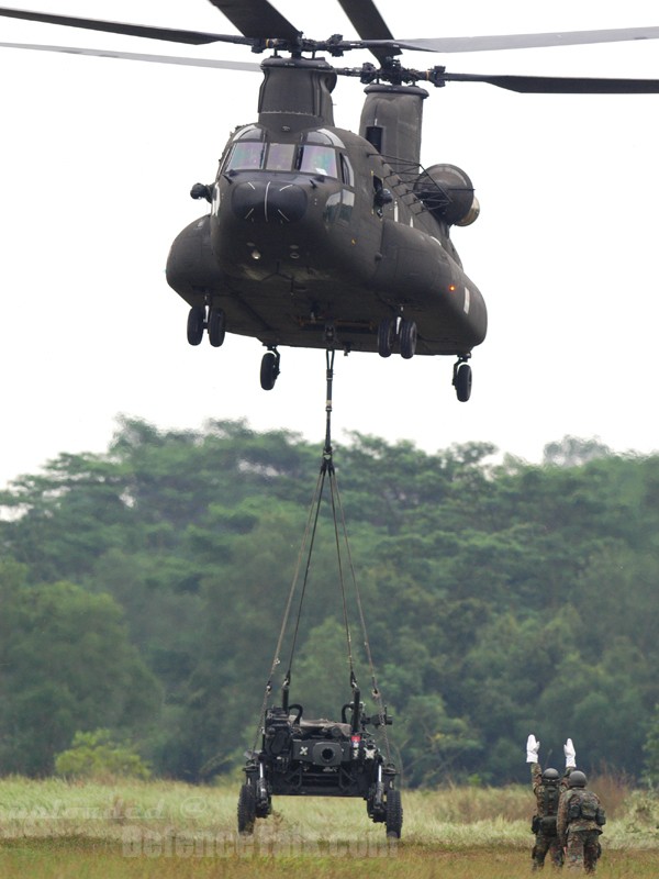 Light Weight Howitzer Pegasus, Singapore