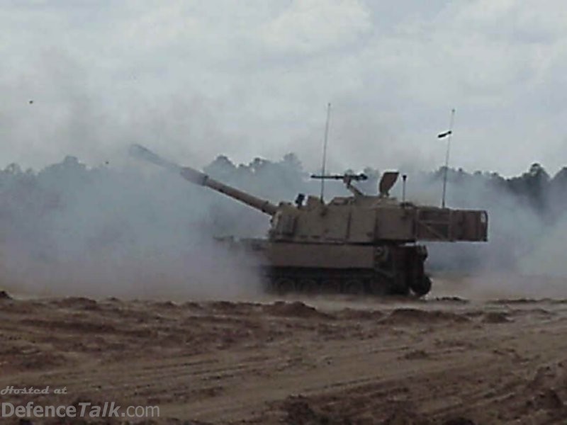 M109A6 Paladin Self Propelled Howitzer ( US Army )