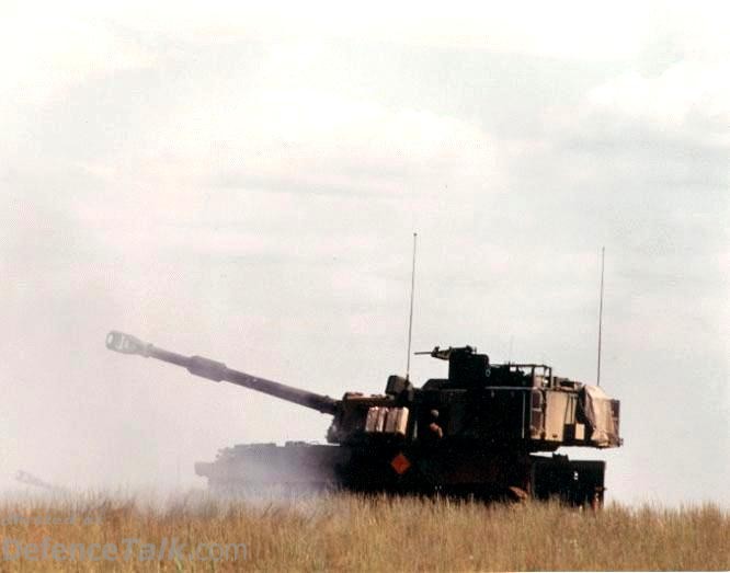 M109A6 Paladin Self Propelled Howitzer ( US Army )