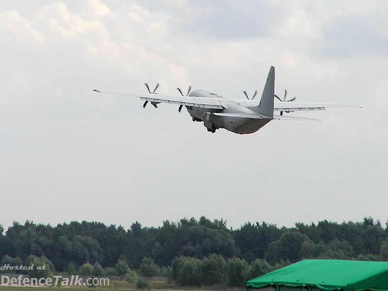 MAKS 2005 Air Show - AC 130 USAF