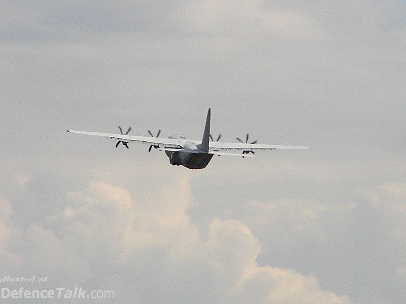 MAKS 2005 Air Show - AC 130 USAF