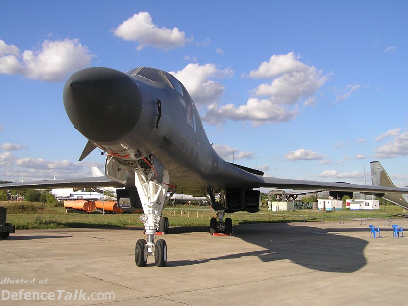 MAKS 2005 Air Show - B-1b USAF Strategic Bomber