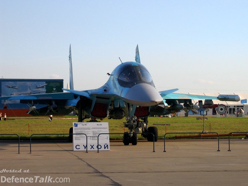 MAKS 2005 Air Show - Su 32 @ The Moscow Air Show - Zhukovsky