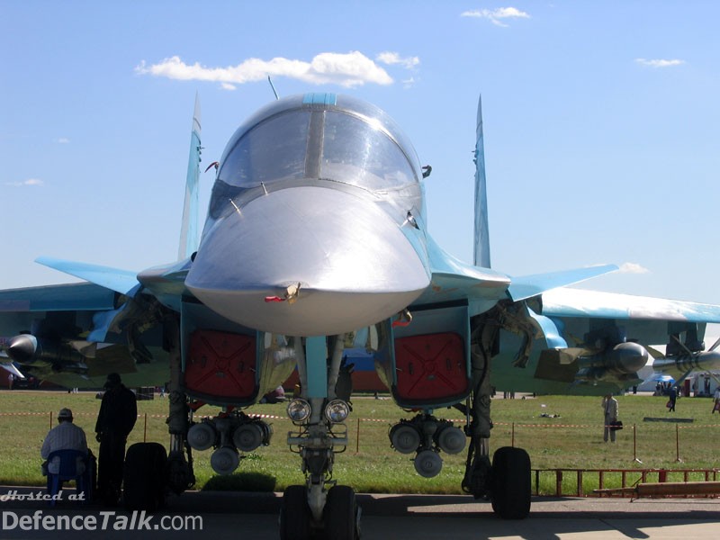 MAKS 2005 Air Show - Su 32 @ The Moscow Air Show - Zhukovsky
