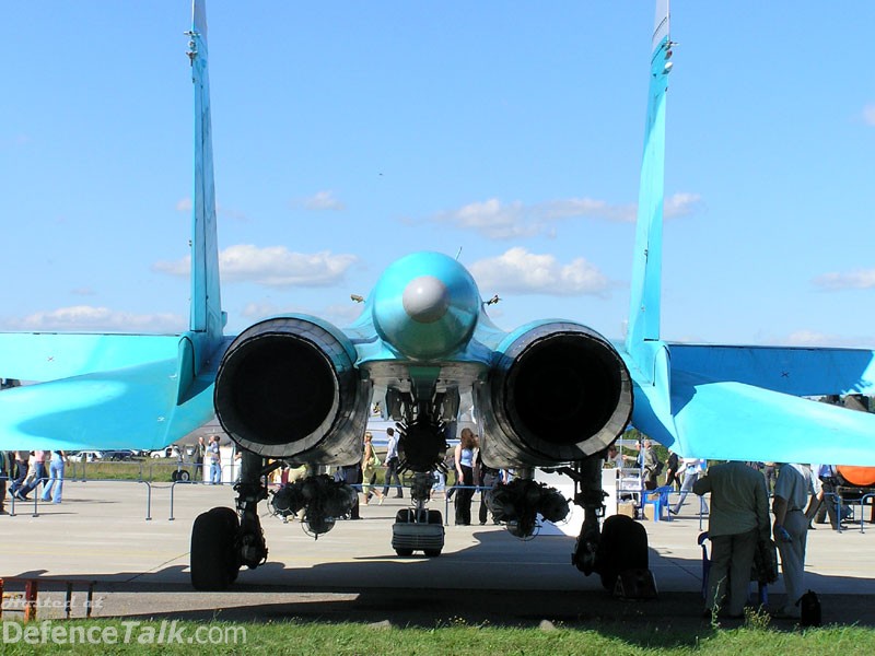 MAKS 2005 Air Show - Su 32 @ The Moscow Air Show - Zhukovsky